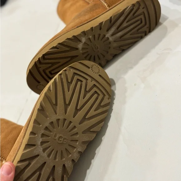 Cozy UGGs, real chestnut woman - Picture 4 of 6